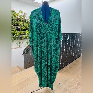 Jennafer Grace - Green and Black Animal Print Caftan 💚🖤